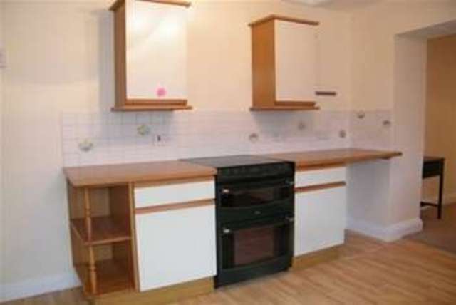  Image of 2 Bedroom Flat to rent at Plymouth, PL2 1RR