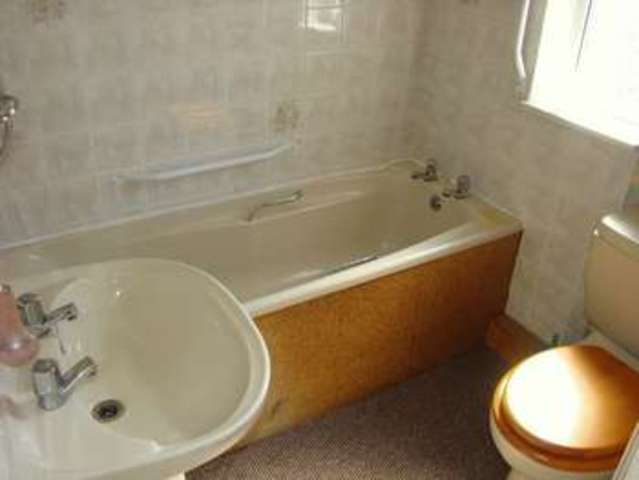  Image of 4 Bedroom Semi-Detached for sale at Oakleigh Avenue Hallow Worcester, WR2 6NG