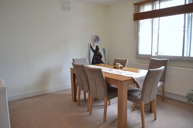  Image of 2 Bedroom Flat to rent at Hamilton Terrace Array St John
