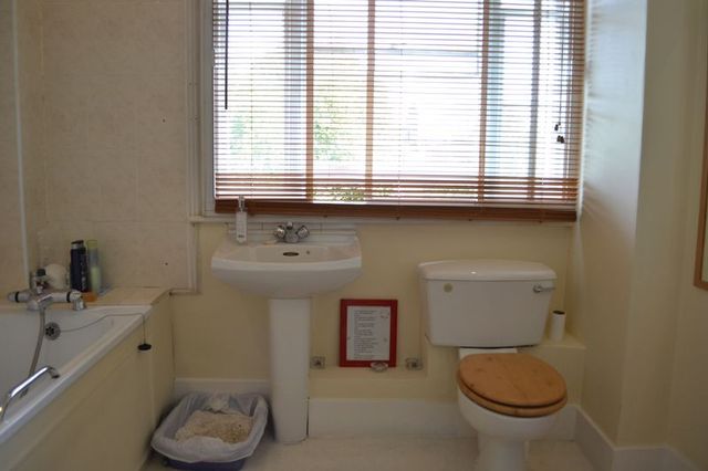  Image of 2 Bedroom Flat to rent at Hamilton Terrace Array St John