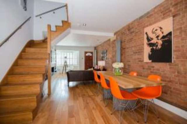  Image of 2 Bedroom Terraced for sale at Rickmansworth Hertfordshire Batchworth, WD3 1LU