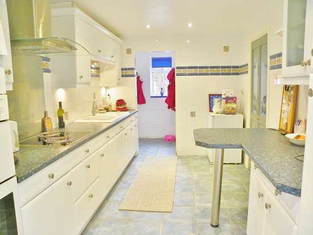  Image of 3 Bedroom Semi-Detached for sale at Wargrave  Reading, RG10 8LD