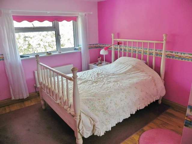  Image of 3 Bedroom Semi-Detached for sale at Wargrave  Reading, RG10 8LD