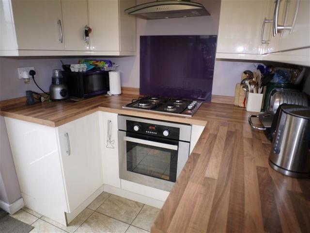  Image of 3 Bedroom Semi-Detached for sale at Bramley  Kirkstall, LS13 2DS
