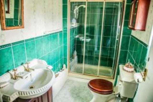  Image of 1 Bedroom Terraced for sale at Halifax West Yorkshire Halifax, HX1 3EY