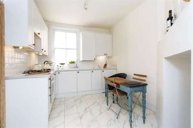  Image of 1 Bedroom Flat for sale at Queens Club Gardens London Kensington & Chelsea, W14 9SH