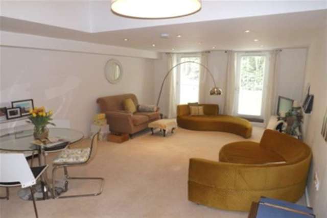 Image of 2 Bedroom Flat to rent at Sheffield, S6 1RF