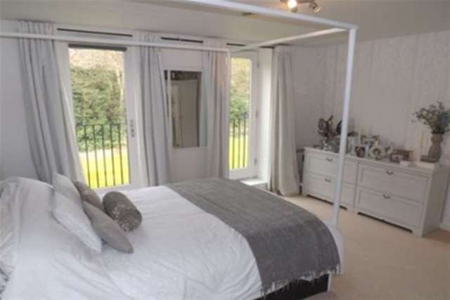  Image of 2 Bedroom Flat to rent at Sheffield, S6 1RF
