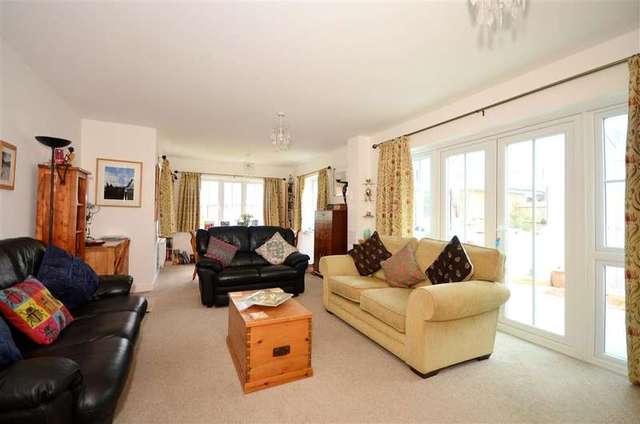  Image of 4 Bedroom Semi-Detached for sale at Loose Maidstone Maidstone, ME15 9FX
