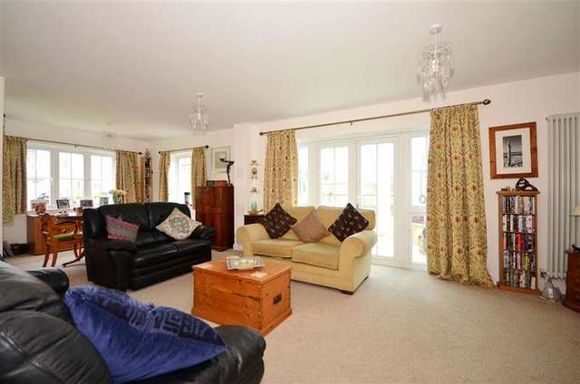  Image of 4 Bedroom Semi-Detached for sale at Loose Maidstone Maidstone, ME15 9FX