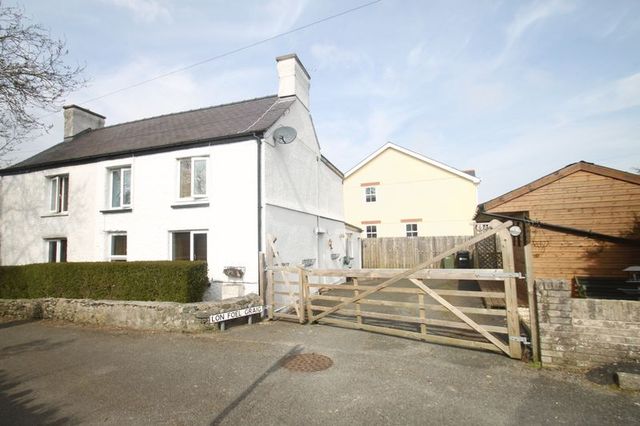  Image of 3 Bedroom Semi-Detached for sale at Lon Foel Graig  Llanfairpwllgwyngyll, LL61 5RA