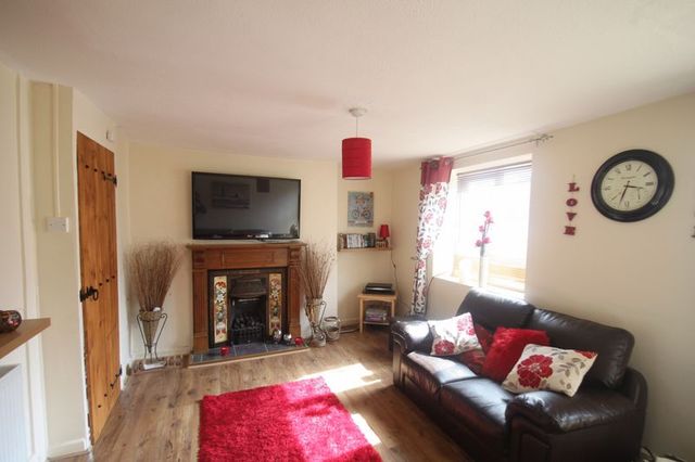  Image of 3 Bedroom Semi-Detached for sale at Lon Foel Graig  Llanfairpwllgwyngyll, LL61 5RA