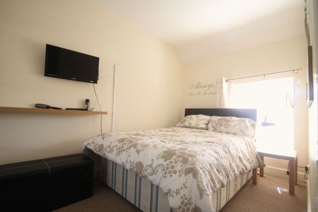  Image of 3 Bedroom Semi-Detached for sale at Lon Foel Graig  Llanfairpwllgwyngyll, LL61 5RA