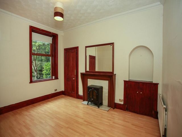  Image of 2 Bedroom Flat to rent at Dumfries Dumfries and Galloway Dumfries and Galloway, DG1 3AT