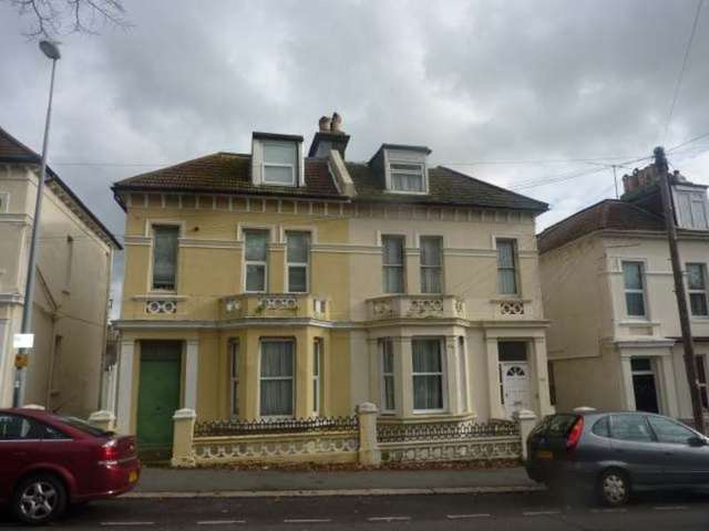  Image of 1 Bedroom Flat to rent at St Leonards  Hollington, TN37 6AT