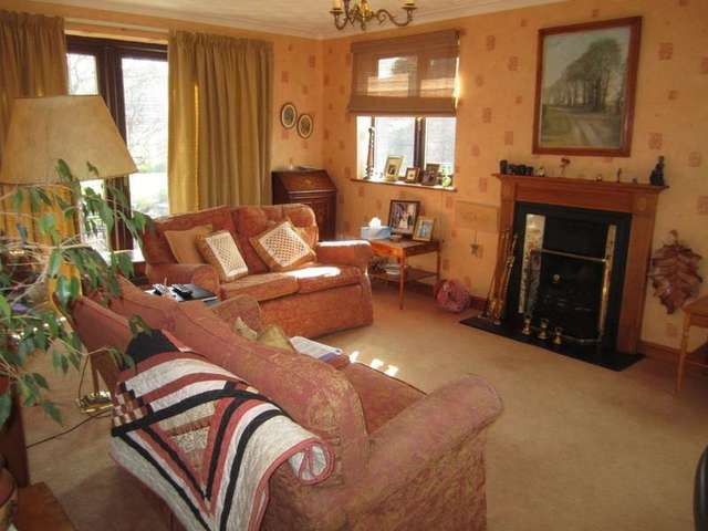  Image of 3 Bedroom Detached for sale at Lower Blunsdon Wiltshire Broad Blunsdon, SN26 7BJ