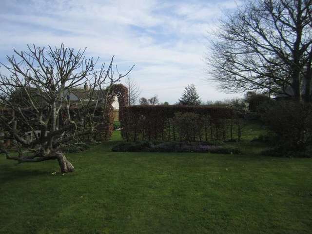  Image of 3 Bedroom Detached for sale at Lower Blunsdon Wiltshire Broad Blunsdon, SN26 7BJ