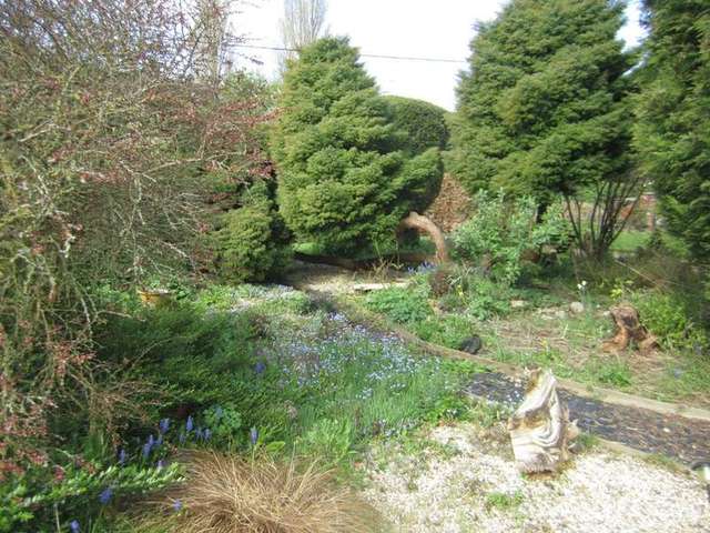  Image of 3 Bedroom Detached for sale at Lower Blunsdon Wiltshire Broad Blunsdon, SN26 7BJ