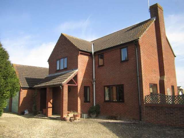  Image of 3 Bedroom Detached for sale at Lower Blunsdon Wiltshire Broad Blunsdon, SN26 7BJ
