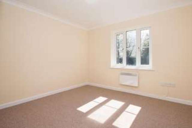  Image of 1 Bedroom Flat for sale at Vicarage Road Marchwood Southampton, SO40 4SX