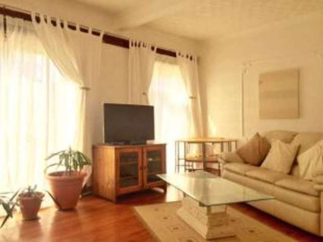  Image of 2 Bedroom Flat for sale at Kings Park Glasgow Rutherglen, G44 4PA