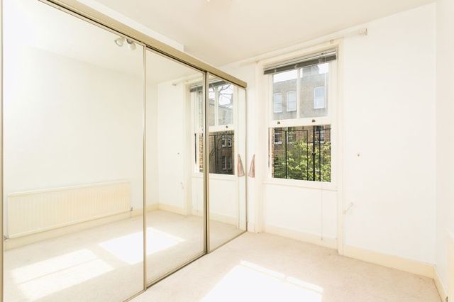  Image of 3 Bedroom Flat for sale at Morshead Road Maida Vale Maida Vale, W9 1LF