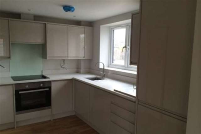  Image of 2 Bedroom Flat to rent at Reading, RG7 3SP