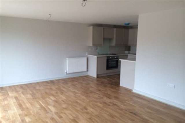  Image of 2 Bedroom Flat to rent at Reading, RG7 3SP