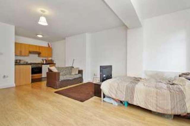  Image of Flat to rent at London  Stroud Green, N4 4SL