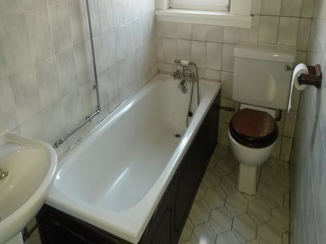  Image of 2 Bedroom Flat to rent at Invergowrie Dundee Dundee, DD2 5AT