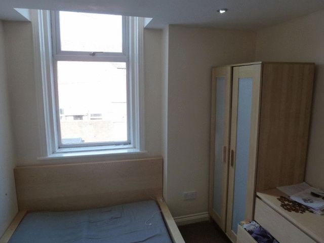  Image of 5 Bedroom Flat to rent at Newlands Road Array Jesmond, NE2 3NT