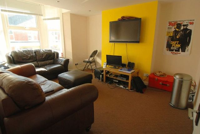  Image of 5 Bedroom Flat to rent at Newlands Road Array Jesmond, NE2 3NT