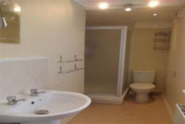  Image of 1 Bedroom Flat to rent at Newton Abbot, TQ12 2AU