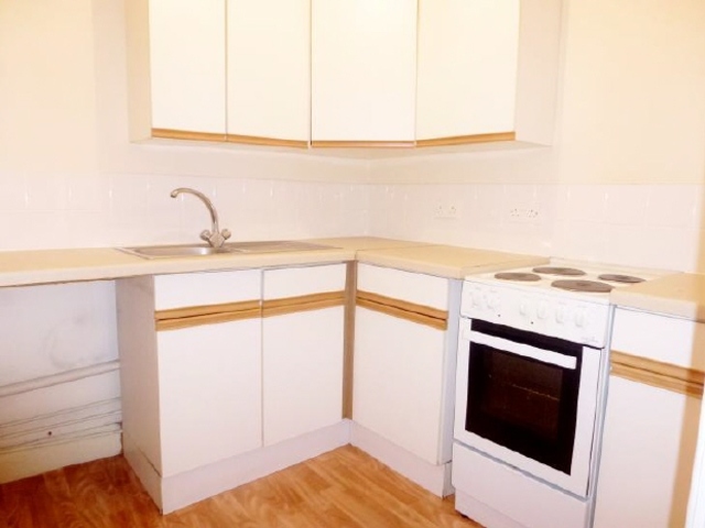  Image of 1 Bedroom Flat to rent at North End Portsmouth North End, PO2 9JE