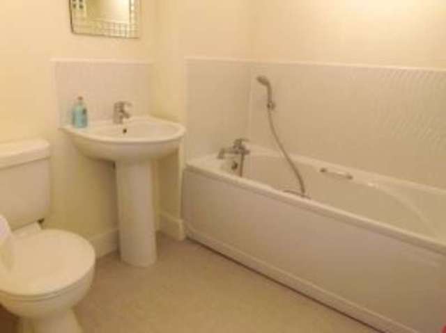  Image of 3 Bedroom Town House for sale at Sutton-in-Ashfield Nottinghamshire Sutton in Ashfield, NG17 5LJ
