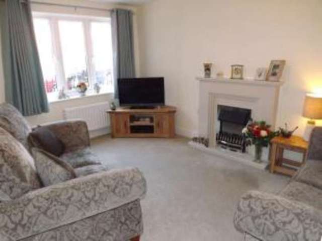  Image of 3 Bedroom Town House for sale at Sutton-in-Ashfield Nottinghamshire Sutton in Ashfield, NG17 5LJ
