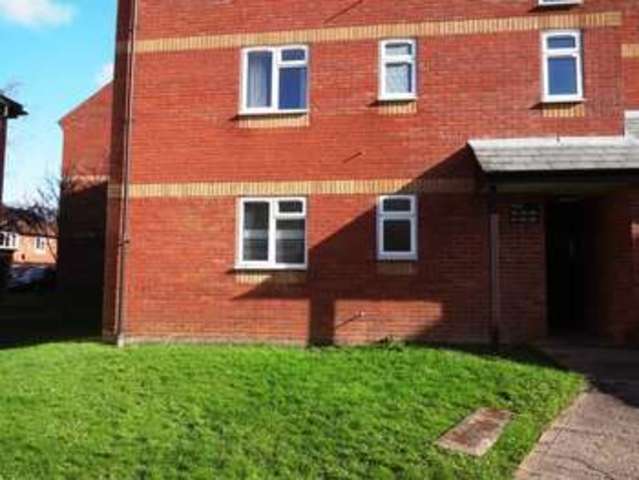  Image of 2 Bedroom Flat to rent at George Street  Glastonbury, BA6 9LT