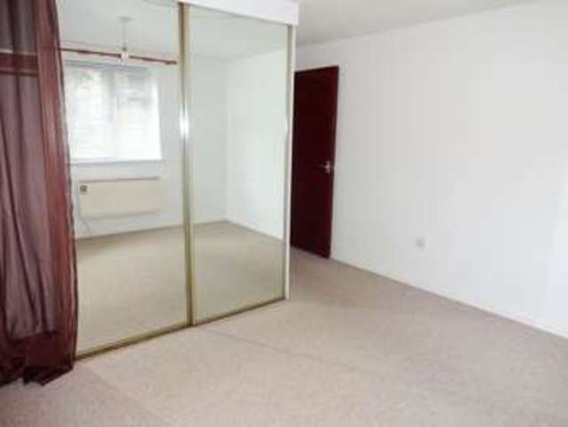  Image of 2 Bedroom Flat to rent at George Street  Glastonbury, BA6 9LT