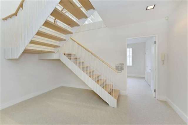  Image of 2 Bedroom Flat to rent at London, NW8 7LR