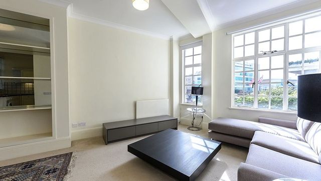  Image of 2 Bedroom Flat to rent at Park Road Array Lisson Grove, NW8 7HY