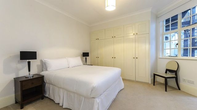  Image of 2 Bedroom Flat to rent at Park Road Array Lisson Grove, NW8 7HY