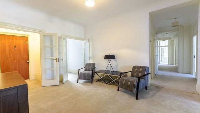  Image of 5 Bedroom Flat to rent at Park Road Array Lisson Grove, NW8 7HY