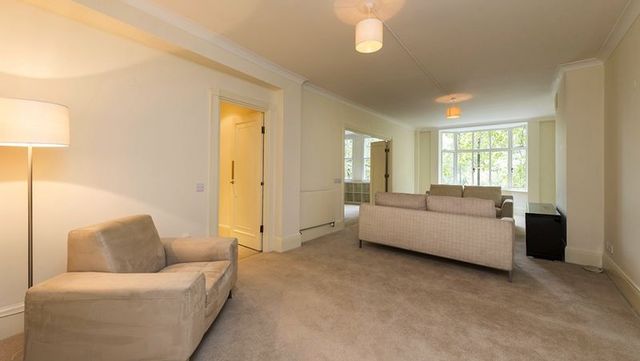  Image of 4 Bedroom Flat to rent at Park Road Array Lisson Grove, NW8 7HY