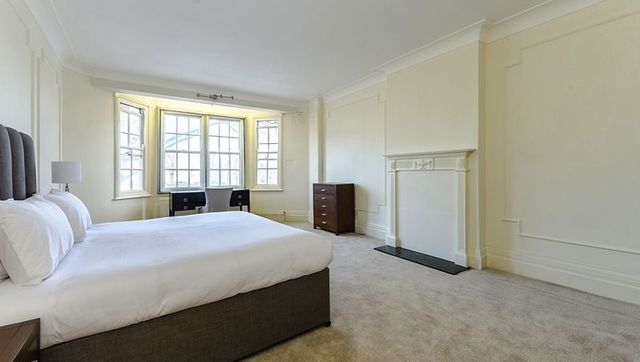  Image of 4 Bedroom Flat to rent at Park Road Array Lisson Grove, NW8 7HY