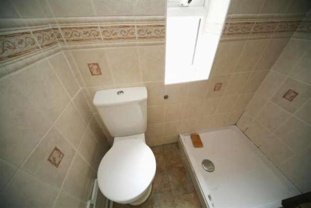  Image of 2 Bedroom Terraced to rent at PARK STREET HASLINGDEN ROSSENDALE, BB4 5TF