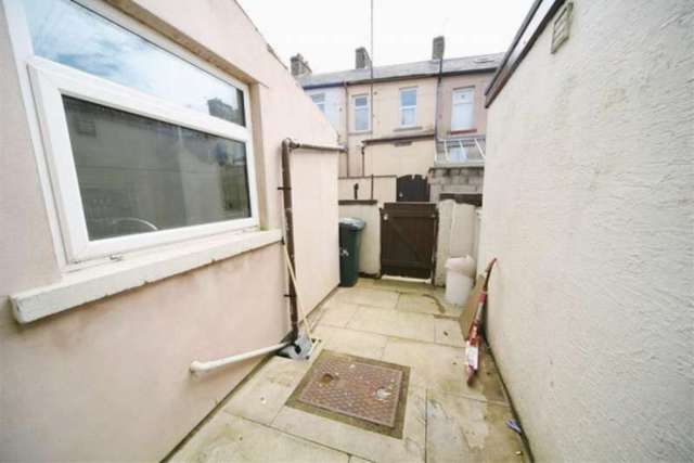  Image of 2 Bedroom Terraced to rent at PARK STREET HASLINGDEN ROSSENDALE, BB4 5TF