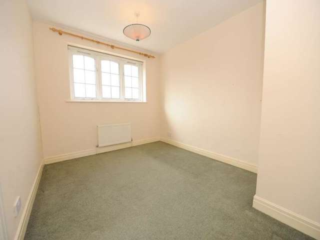  Image of 3 Bedroom Detached for sale at Leeds LS6 Leeds, LS6 4LZ