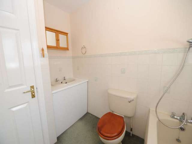  Image of 3 Bedroom Detached for sale at Leeds LS6 Leeds, LS6 4LZ