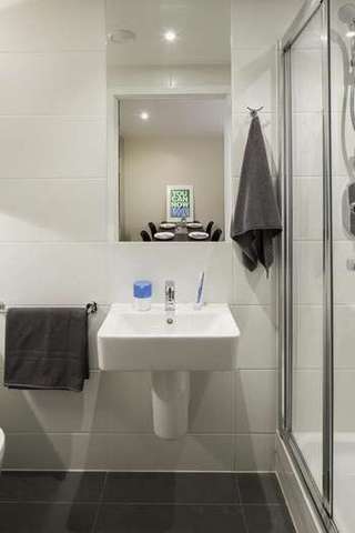 Image of 1 Bedroom Flat to rent at Paul Street  London, EC2A 4JH