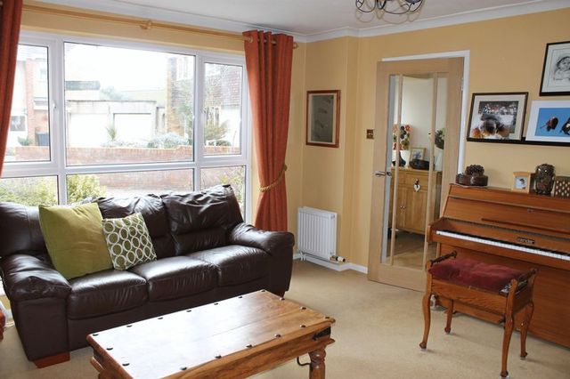  Image of 4 Bedroom Semi-Detached for sale at Paulman Gardens Long Ashton Bristol, BS41 9AT